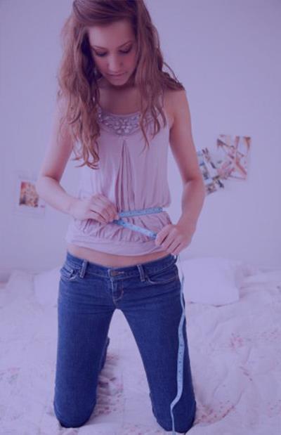 <p><b>Engeli a:</b> alma yazarlarnn vard sonu, konuya daha iyimser yaklaarak hedef koyan kadnlarn daha rahat kilo verebildiidir. Ayrca amaladklar lye ulaamam olanlar bile denemeyi brakmad. Peki, Sienna Miller grntsne sahip olmay istemek, gerekten salkl kilo vermeni salayabilir mi? Blatner'a gre eer gdsel hareket eden bir insansan, kendin iin nemli olduunu hissettiin islerde baarl olursun. Yani ise yarayabilir.</p>