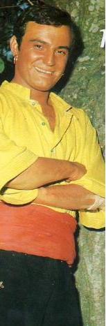 O dnemde basnda kan haberlere gre Hun ve sevgilisi ile birlikte otomobilde otururken stinyeli genlerin saldrsna uramt. Hun olay yerinde hzla uzaklarken genlerin att talar yznden otomobili de hasar grmt.