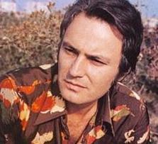 Emektar aktr yllar nce bir kavga ile magazin basnna konu olmutu.