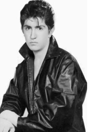 Mano'yu ksa salar ve sakalsz- byksz haliyle tanmak pek kolay deil.