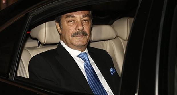 Kadir nanr, genel olarak sevilen hayvanlarn yan sra kurbaalar ok seviyor. Evinin bir odasn sadece kurbaa figrl objelere ayryor.