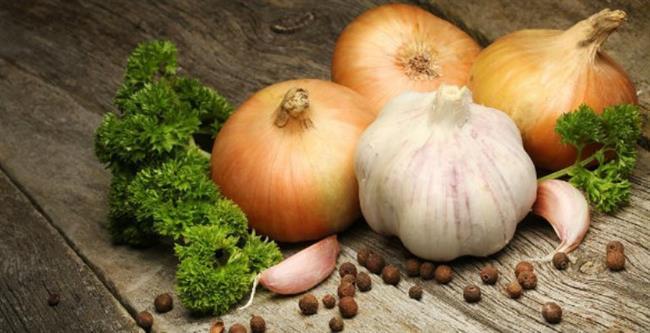 Antioksidan ierii yksek olan soan ve sarmsa sofranzdan eksik etmeyin.