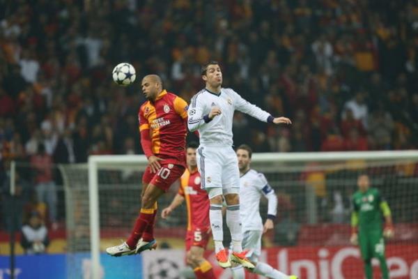 ampiyonlar Ligi'ndeki temsilcimiz Galatasaray'n grup elemelerindeki rakibi bugn yaplacak kura ekimiyle belli olacak.    <p>UEFA ampiyonlar Ligi'nde play-off rvan malarnn tamamlanmasyla birlikte gzler bugn yaplacak olan kura ekimlerine evrildi.</p>