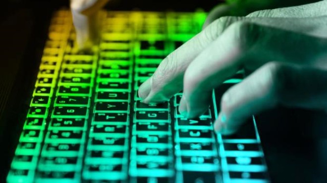 Tm biyometrik gvenlik sistemlerinin neredeyse yarsn oluturan parmak izi tarama teknolojisi nedeniyle, parmak izinizi sakl tutmak bir hayli nemli olacak gelecek yllarda.