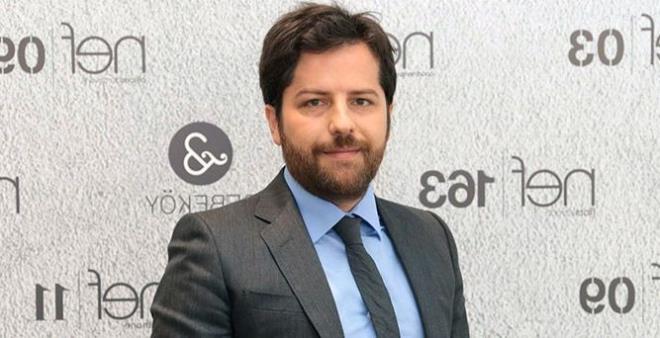 ORTAK AKLIN GCYLE HAREKET ETMELYZ<p>    NEF CRA KURULU BAKANI ERDEN TMUR: inden getiimiz dnem, birliktelik kltrn ne karma zamandr. Bata anayasa olmak zere, lkemizin gelecei iin 'uzla' konusunu ok daha yksek sesle ifade etmeliyiz. Kapsayc politikalarn ats altnda 'gven' vurgusunu ne karmalyz. Bunun yolu da gl liderlik ve byk ekonomi olmaktan geiyor. Bu motivasyonla karamsarla kaplmadan, birlik ve beraberlik deerlerinin yeniden yceltilmesine ihtiyacmz var. Sonu olarak bizler farkl fikirleri olan bir btnz. Bu gerei asla unutmamamz ve bundan gurur duymamz gerekiyor..