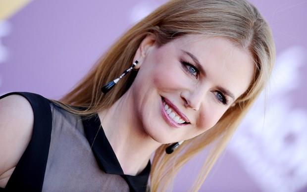 NICOLE KIDMAN- Avustralyal oyuncu, sz konusu kelebekler olunca ok korkuyor. 49 yandaki yldz, American Museum of Natural History'de kelebeklerle dolu odaya girerek korkusunu yenmeye alsada baarl olamadn sylyor.