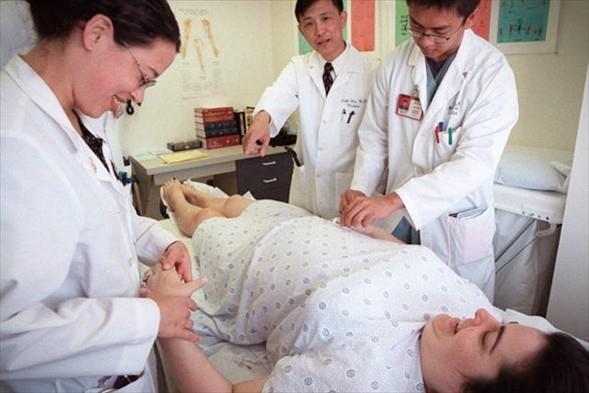 6. Aile Hekimi-  Yllk kazanc 164 bin 300 dolar