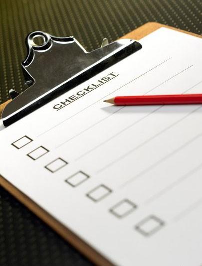 Meslek seimlerinde yapacanz ii sevmek ve kazanacaz para nemli bir lt. Her yl niversite snavna giren adaylar hangi meslekleri yapabileceini ve ne kadar kazanabileceini merak ediyor. Daha fazla para kazanmak istiyorsanz mesleinizi seerken hangi meslek dallarnn yllk ne kadar kazandna bakmanz gerekiyor. nl ekonomi dergisi Forbes ise en ok kazandran meslekleri sralad. te en ok kazandran meslek dallar ve yllk ortalama maalar.