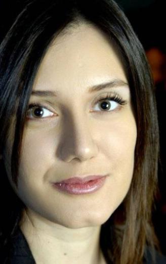 "ocuk olunca, rnein yataktan dyor, bana bir ey geliyor, Allah&#8217;n onu srekli koruduunu grdke, kr duygum artt. Kendi sorumluluklarm ve teekkrm daha titiz yapma istei netleti iimde. Ve birden zaten dndm eyi uyguladm bir gn."