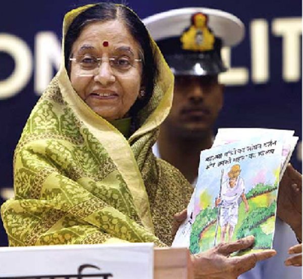 <p><b>Hindistan Devlet Bakan Pratibha Patil</b></p> 73 yanda, 2007