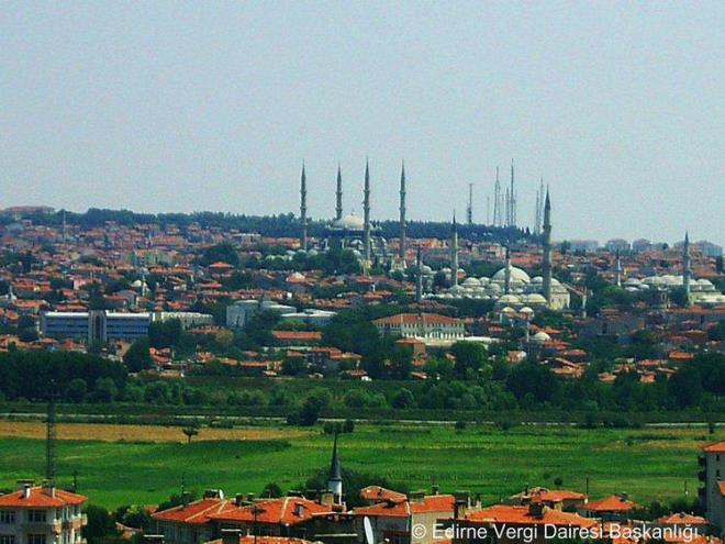 EDRNE    FB: %37 / GS: %35 / BJK: %22