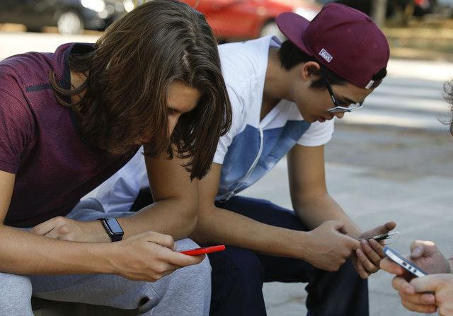 Daha nce Instagram ve Periscope'ta karmz kan bu zelliin WhatsApp'a ubat'ta gelecei syleniyor.