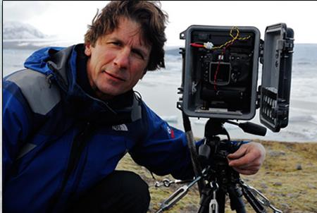 Balog ve arkadalar, 75 dakika iinde byk bir ehir byklndeki buz ktlesinin okyanusuna dtne tanklk etti.