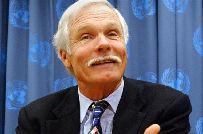 Ted Turner  <p>   5 milyar dolarl�k servete sahip olan Ted Turner, CNN olarak bilinen Cable News Network’un kurucusu olarak tan�nmaktad�r. Beau, Teddy, Jennie, Laura ve Rhett Turner isimlerinde 5 �ocu�a sahip olan �nl� ki�ili�in servetini �ocuklar�na b�rakmayaca��n� a��klam��t�r. Zira Ted Turner �ocuklar�n�n kendi paralar�n� kazanmalar� i�in �al��malar� gerekti�ini savunan isimler aras�nda kar��m�za ��kmaktad�r.
