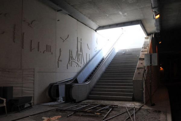 Yayalatrma Projesi'nin en nemli ayan oluturan ve Tarlaba Bulvar ile ili istikameti arasnda aralarn yer altndan geiine olanak tanyan tnellerin yapm tamamland.