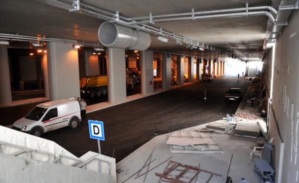 Tnelin hizmete almasnn ardndan, Taksim Cumhuriyet Ant etrafndaki ara trafii, otobs ve duraklar meydandan kaldrlacak.