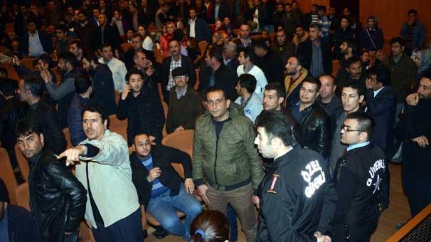 Bu srada salondaki adaylardan biri Meral Yldrm isminin 2 kez ktn syledi. Ergven ilk bata, "TC'si farkldr" dedi ancak TC numaralarnn da ayn olduunun ortaya kmas zerine Ergven, yedek listedeki ilk ismin 2'nci kez kan ismin yerine geeceini syledi.