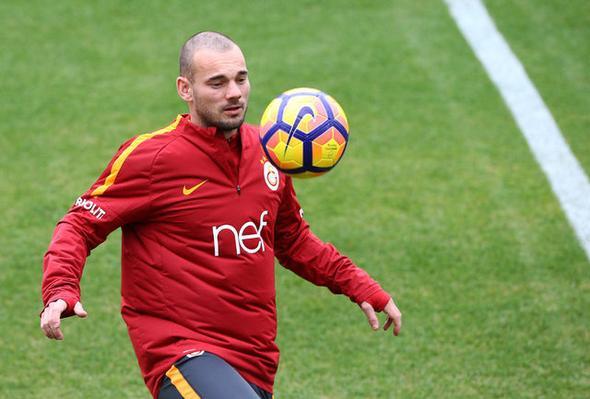 WESLEY SNEIJDER / Galatasaray / 12.800.000 TL