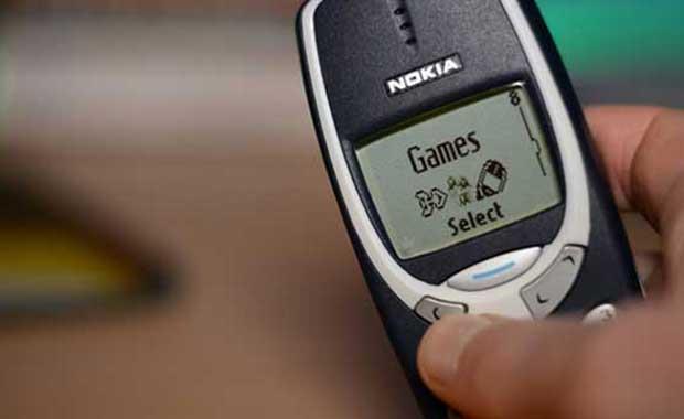 Tpk 17 yl nce piyasaya kan model gibi dayankl olarak tasarlanacak Nokia 3310&#8217;un fiyat 60 euro olacak.
