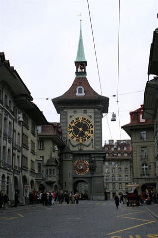 svire - Zytglogge Saat Kulesi