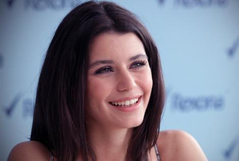 BEREN SAAT  - GALATASARAYLI