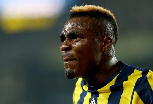 * Emenike senin derdin ne? Paran m az?
