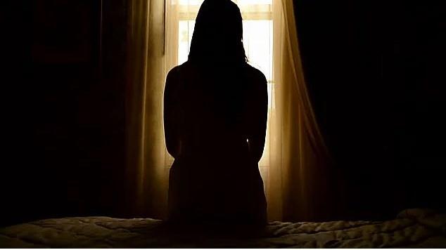 MT ve Trk Dileri de gelimeler sonras Trk kadnn bulunup lkesine getirilmesi iin devreye girdi. Konuyu sayfalarna tayan ngiliz Daily Mail gazetesine gre Trk diplomatlar 'Kimse lmeden sorunu zmek iin' youn aba sarf ediyor. Suudi Arabistan' nceki gn ziyaret eden Cumhurbakan Erdoan'n da Kral Selman bin Abdlaziz'e konuyu aktard syleniyor. Suudi yasalarna gre su ne kadar byk olursa olsun Kral'n af yetkisi bulunuyor. Ancak su hac ziyareti srasnda ilendii iin Kral'n af yetkisini kullanmad da iddialar arasnda.