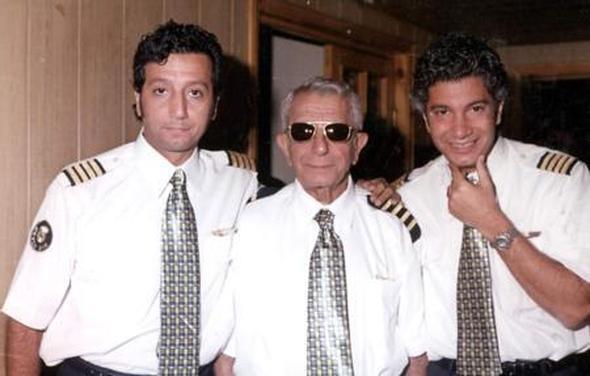 Babalar Nejat Uygur'un izinden yryerek kendilerini oyunculua adayan kardeler, sadece tiyatroda deil sinemada da kendilerini ispatladlar.