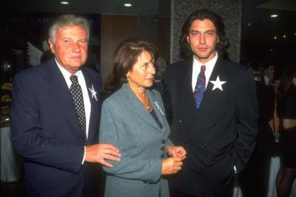 Kendisini oyunculua adadn syleyen Gkhan Arsoy, bir ok projede izleyici karsna kt.