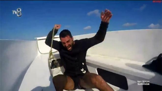 Eser West hakknda Ksmetse Olur yarmasnda da benzer bir sylenti kmt. Survivor'da teknede geirdii kriz 'yeni dedikodularn dayanak noktas oldu. Eser West'in fanatik taraftarlar ise 'uyuturucu kullanann byle bir vcudu olmaz' diyerek olay yarmacy savunuyorlar.