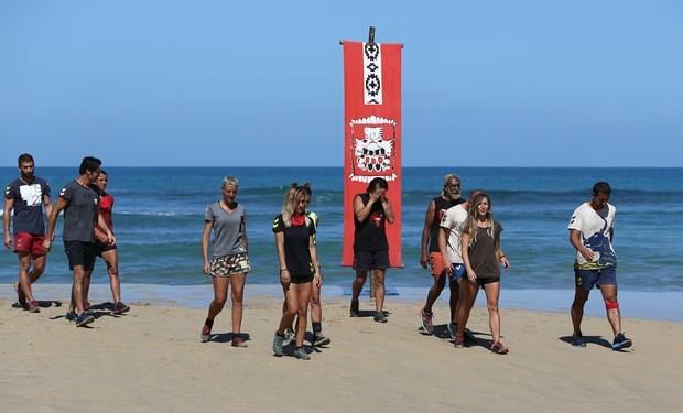 Survivor'da nller ile gnlller takmlar; hamburger, patates ve soan halkas dl oyununda kar karya geldi.