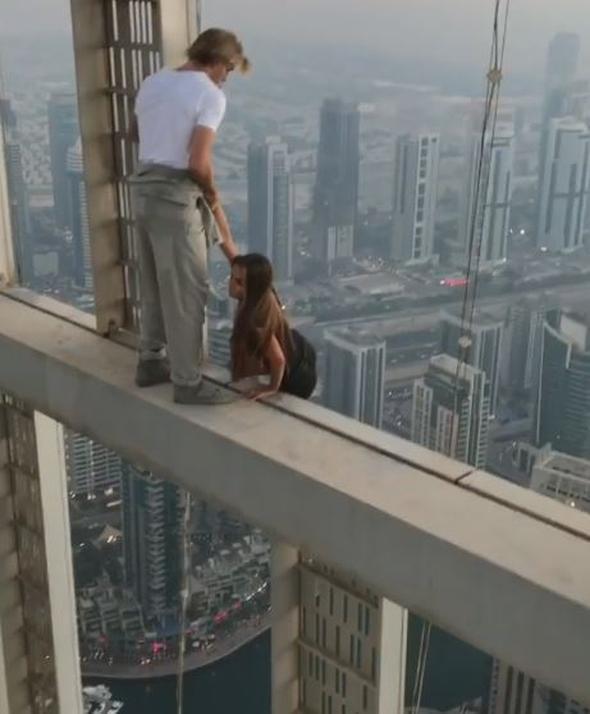 Al-Mansouri unlar syledi:    &#8220;Bu tarz tehlikeli performanslar sergilemek istiyorlarsa izin almallar ve yetkililerden bilgi istemeliler. Bu tip tehlikeli eylemler zel gvenlik nlemleri almay gerektirir. zin almadklarnda tutuklayacaz.&#8221;