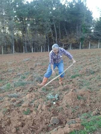 Sevilen oyuncu memleketi olan Sakarya'da kendisini doal yaama adad.