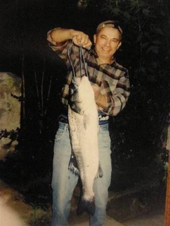 Doal hayatla ilgilenen Sertan Acar, ayn zamanda asl meslei olan di hekimliine de yapmakta.