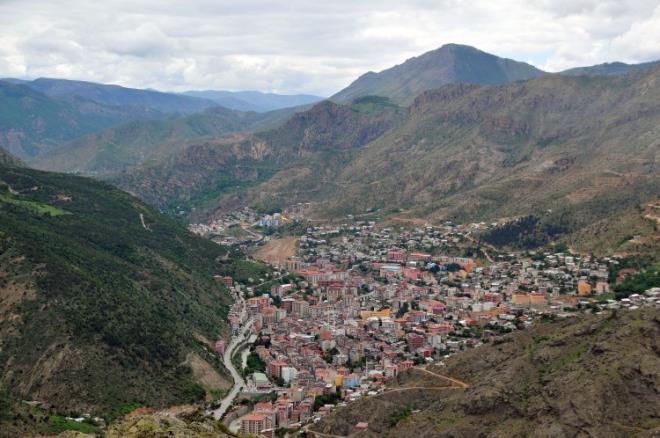 GMHANE    Gmhane'de AK Parti, yzde 68.3 oy oranna sahipken, MHP ise yzde 23 oy oranna sahip. Bu ilde iki partinin oy orannn toplam yzde 91.3.