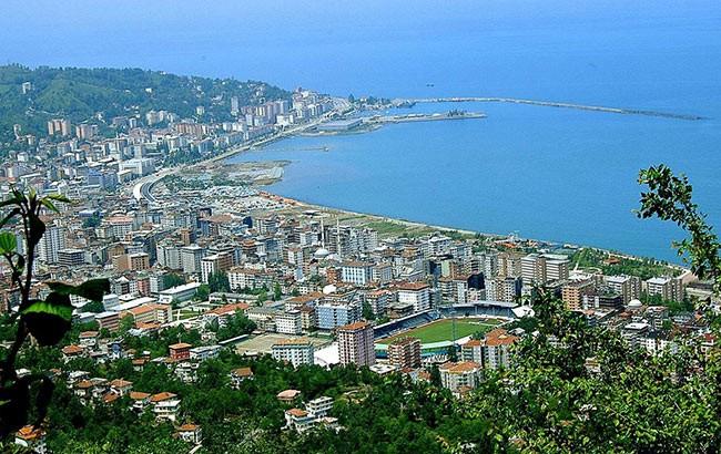 RZE    Rize'de AK Parti 75.9, MHP ise 5.4 oy ald. AK Parti ve MHP'nin 1 Kasm seimlerinde Rize'de oy oranlarnn toplam yzde 81.3.