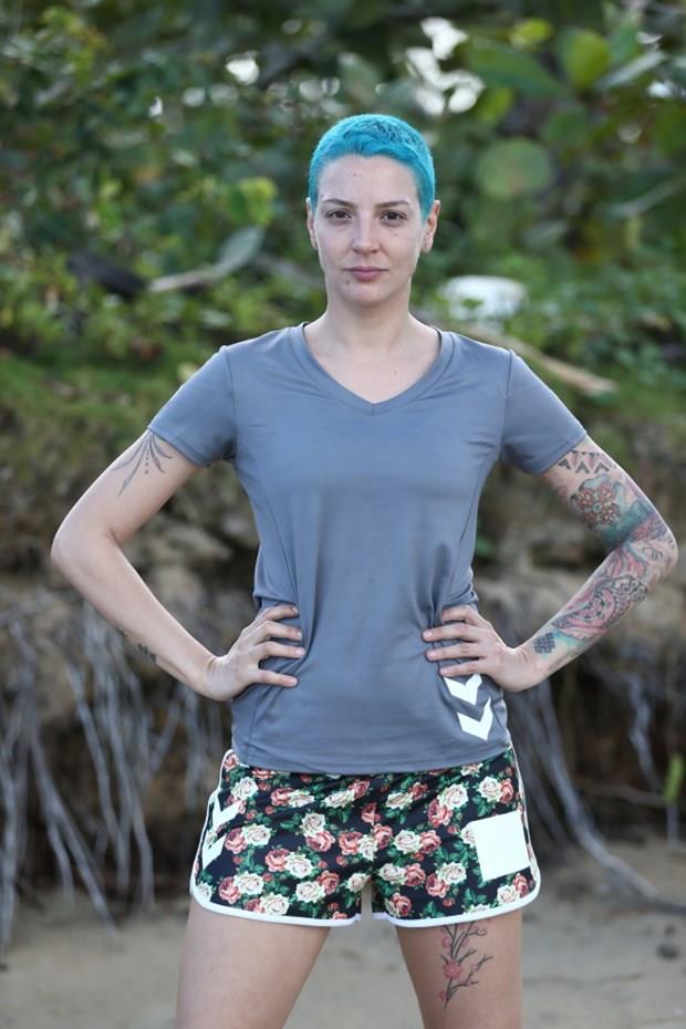 BERNA ZTRK NELER SYLED?<p>    Survivor'dan elenen Berna karar sonras unlar syledi: "Bu frsat bana verdiiniz iin teekkrler. ok gzel bir ay geirdim daha ok geirmek isterdim ama kader ksmet herkesin ellerine salk."<p>    Acun Ilcal ise Berna hakknda u szleri syledi: "Ben seni yeni tandm. Drstln hareketlerine yansm. Kaliteli duruunu en banda hissettirdin. rnek olacak tavr ierisindeydin hep o adan tebrik ediyorum seni."    <p>te Survivor'un beinci haftasnda yaananlar...