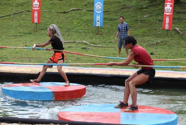 nller takmnn kendi arasnda oynad bireysel dokunulmaz oyununu ise Furkan Kzlay kazand.<p>    Eleme konseyinde nller takmndan ad en ok yazlan Berna ile Furkan'n adn verdii ahika Survivor'da elemeye kald.