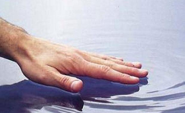 Yzk parma, iaret parmandan eit olan bir insan;