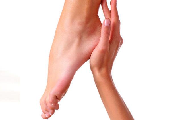 Pudra srn! orap giymediyseniz ayakkabnn vurmas ve gnnzn zehir olmas ihtimali ok yksek.