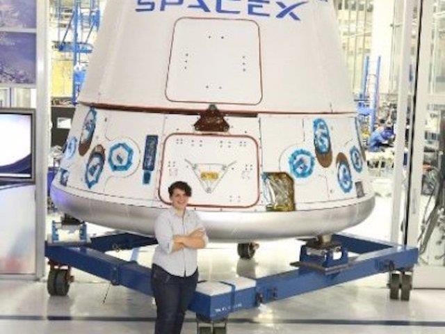 18: Joy Dunn  <p>  alt irket: SpaceX