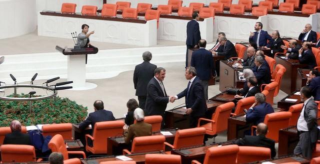 Bu aralarla toplam 3 milyon 956 bin 286 km yol yapld. Bu miktar dnyann etrafnda 98 tura denk geliyor.