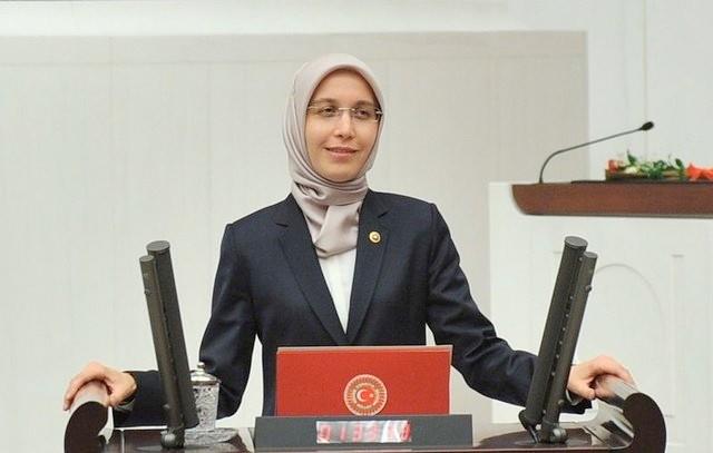 Ak Partili Katip ye Sema Krc 75 bin 567 kilometre yol yaparken 8 bin 40 litre yakt tketti. Krc'nn makam aracnn yakt gideri 31 bin 34 TL (Saliha olak/Habertrk gazetesi)