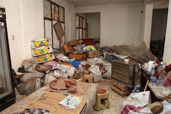 Buca Belediyesi Zabta Mdrl ve Buca Kaymakaml le Gda Tarm ve Hayvanclk Mdrl ekipleri, Yenign Mahallesi&#8217;nde bulunan bir depoya baskn dzenledi.