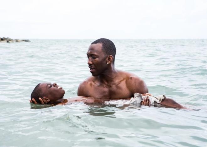 EN Y FLM DL MOONLIGHT'IN<p>  La Land Land ekibi dl almak iin sahneye dahi kt. Ancak daha sonra bir karklk olduu belirtilerek, Moonlight ekibi sahneye arld. Bylece en iyi dl filmi Monnlight'n oldu.