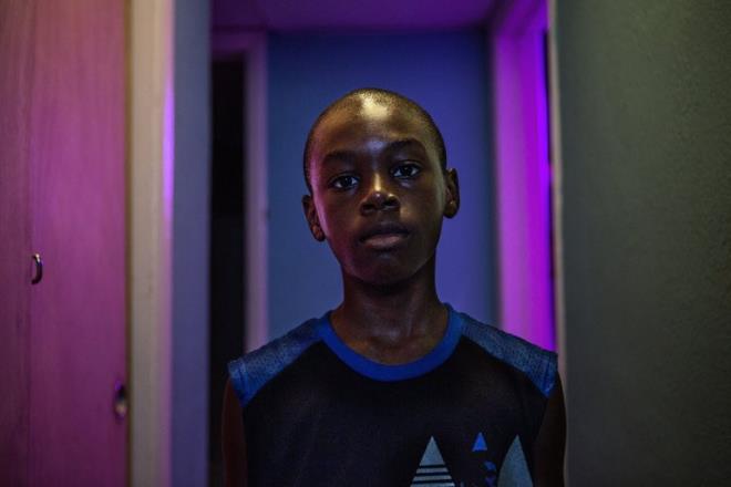 MOONLIGHT FLM KONUSU<p>  Amerikan siyahi bir ocuk olan John'un Miami'de ki uyuturucu bataklnda ki hayatna ne zaman nasl ne ekilde girdiini ve aradan geen uzun yllardan sonra bu bataklktan ne zaman nasl ve ne ekilde ktn konu alan Moonlight filmi ak ve sevginin insan zerindeki tesirine deinen hikayedir.