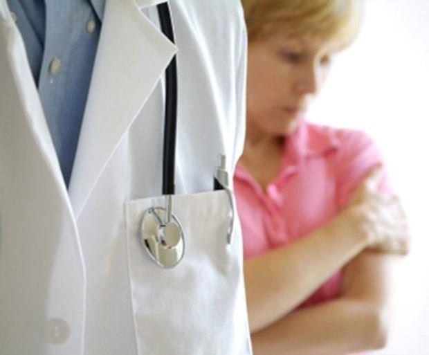 Multiple Skleroz: Beyindeki plaklarn tutulum yerlerine bal olarak psikiyatrik rahatszlklara yatknlk artar, % 30 orannda depresyon grlr.