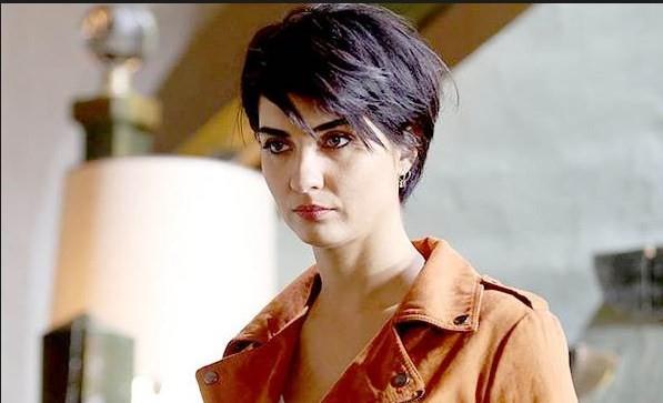 talya'da yaayan Ferzan ztepek "Roma'daki kuafrme ok gvenirim. Hep onunla alyorum" aklamasnda bulundu.