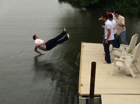 nternette her gn farkl ve yaratc fotoraflar dmeye devam ediyor. Baz anlar var ki o anlar yakalayanlar tarihe geiyor. te internette en ok paylalan fotoraflar ve bir saniye sonrasnda neler olduunu merak ettiimiz fotoraflar.