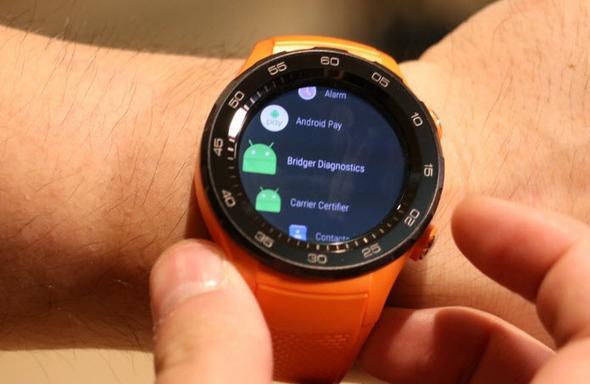 LTE destei yalnzca Huawei Watch 2'de bulunurken Watch 2 Classic'i tercih edenler Wi-Fi desteine sahip olacak. ki saat arasnda zellik bakmndan en byk fark burada karmza kyor.